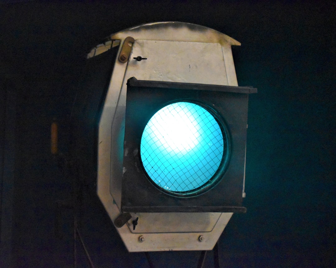 Какую комедию можно посмотреть с детьми?